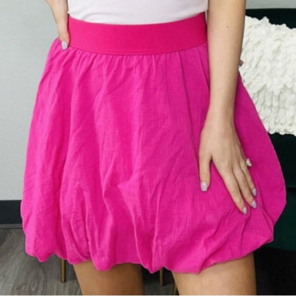 ⭐️ NWT HYFVE Womens M Fushcia Bubble Mini Skirt